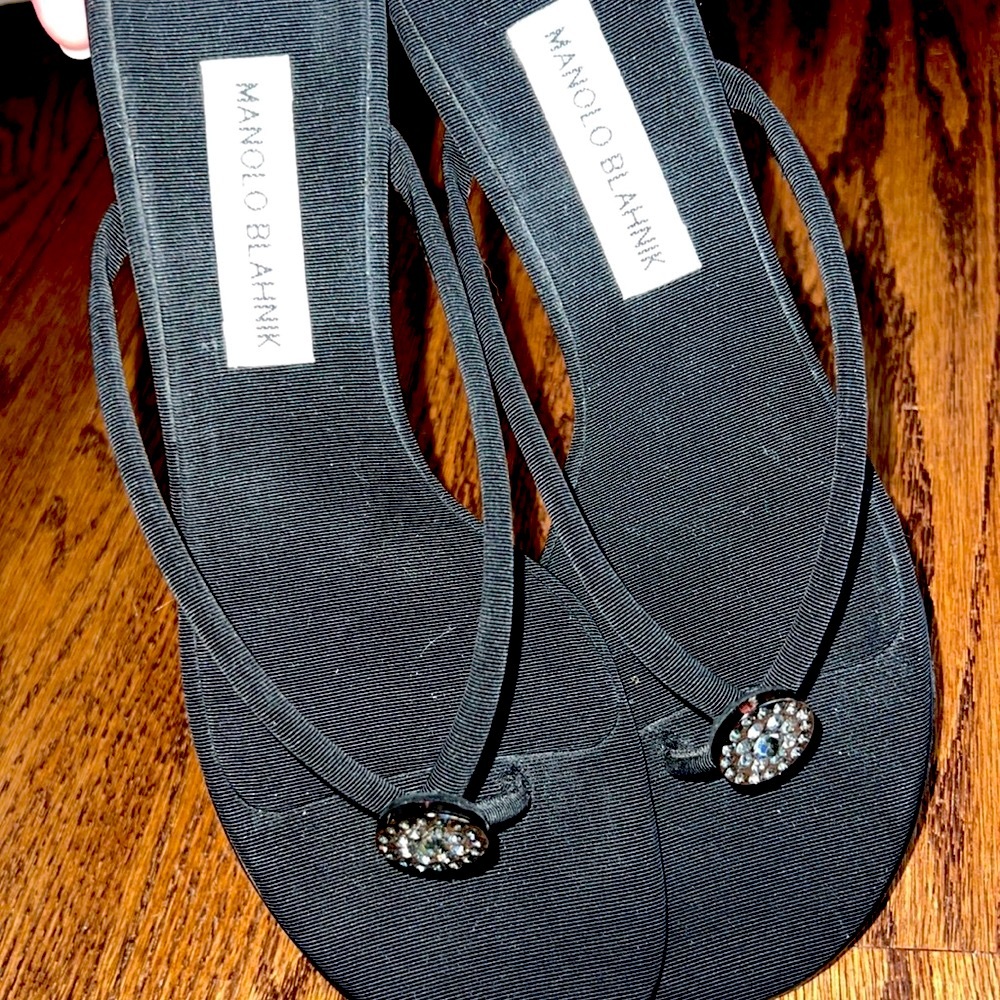 🔥 SALE: MANOLO BLAHNIK Crystal Thong Heels – Black | EU 40 — FREE Shipping!